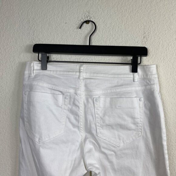 J.Jill White Denim Bermuda Shorts Size 8 5-Pocket Belt Loops Zip Button Closure - Picture 3 of 10